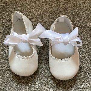 🧡 Buy 1 Get 2 Free! White Scallop Detail Shoes